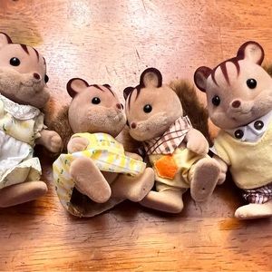 Calico critter chipmunk family